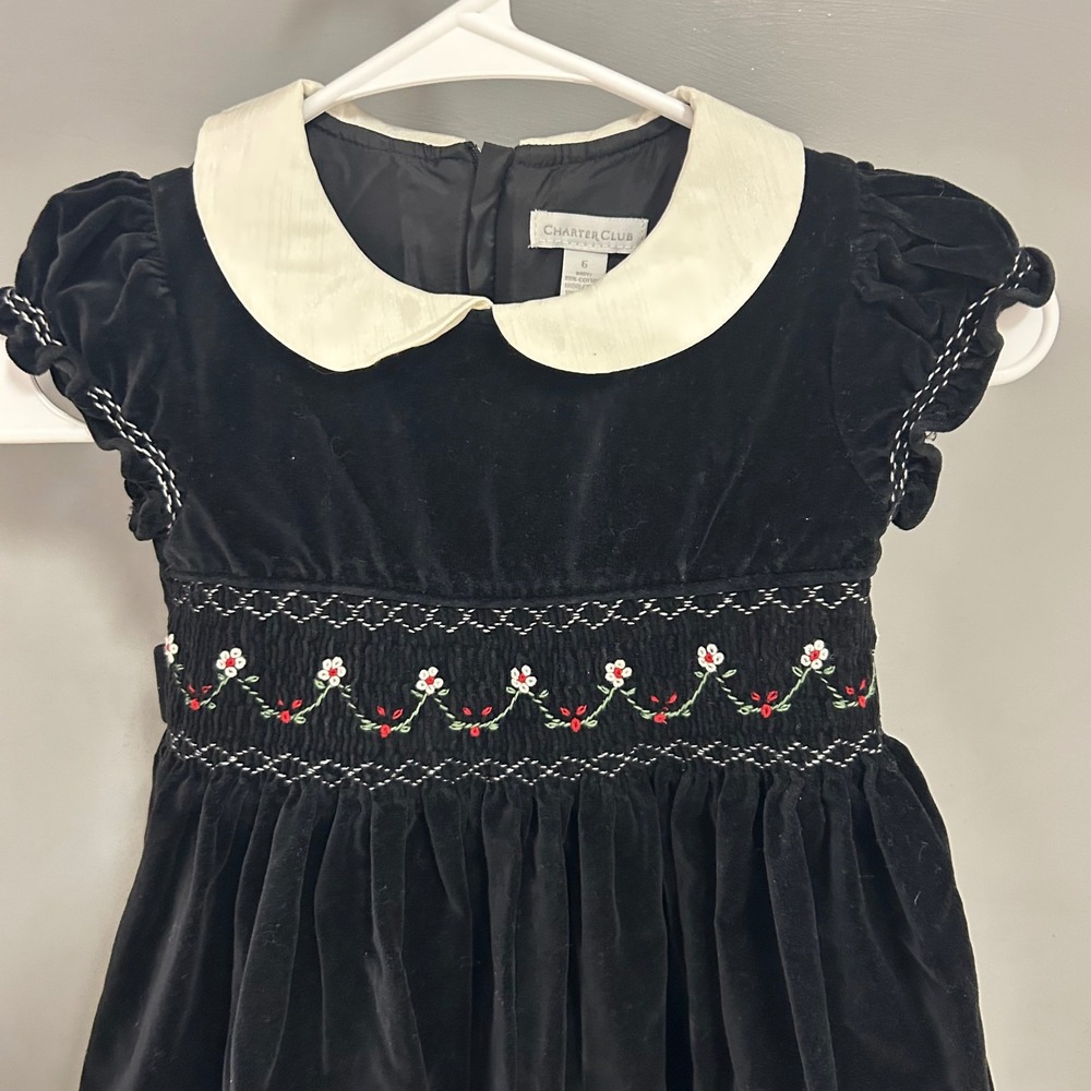 Charter Club Girls Black Velvet Smocked‎ Floral Dress Sz 6 Peter Pan Collar - Picture 2 of 10